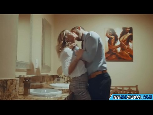❤️ جڏهن هڪ busty سنهري اوھان کي هڪ عوامي آرام روم ۾ seduces ❤ سپر جنسي تي sd.purchasexz.top